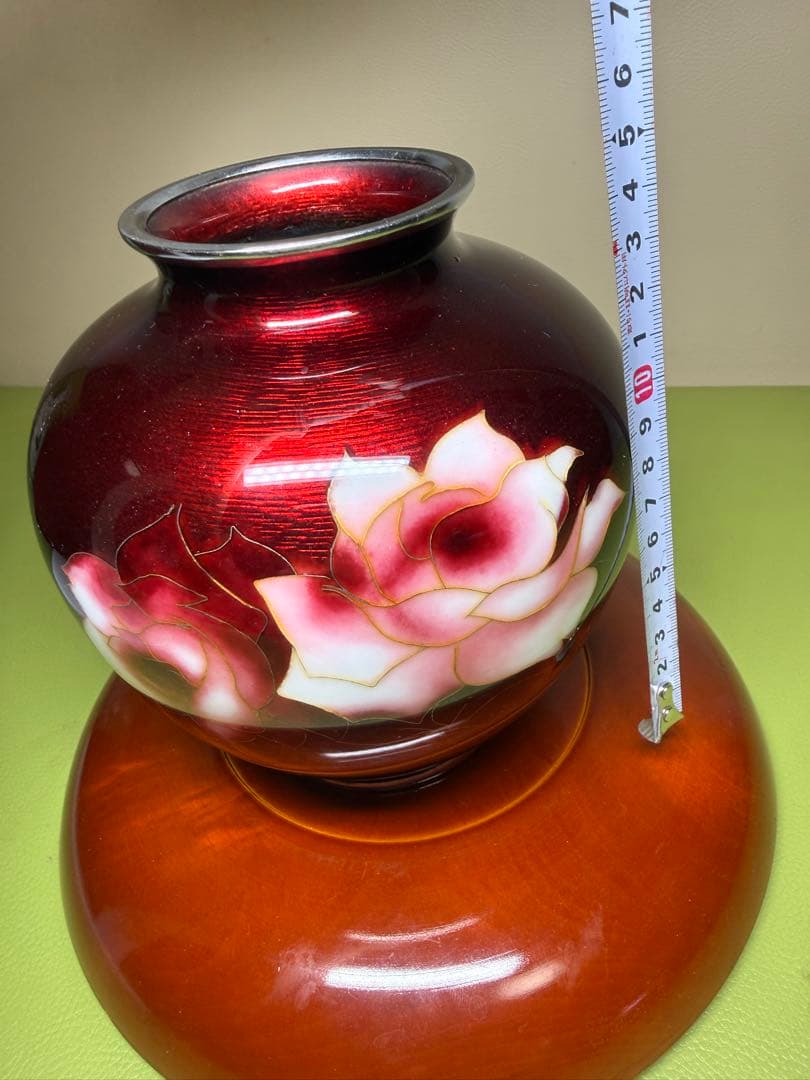 赤色バラの花瓶 約18cm