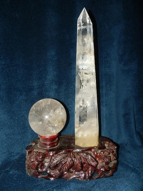 水晶球と水晶柱　1010gと1475g