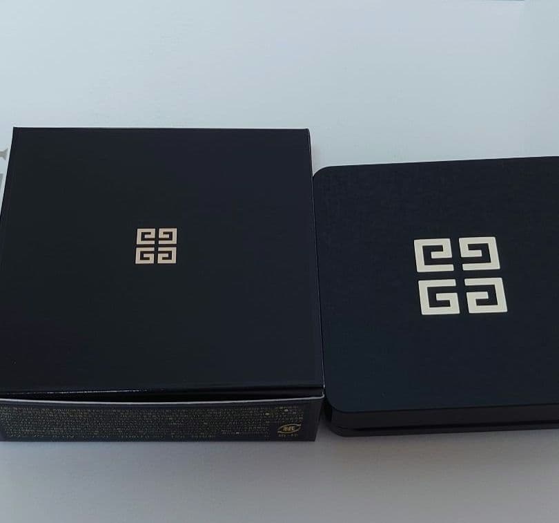 ジバンシー ソワン ノワール UV コンパクト