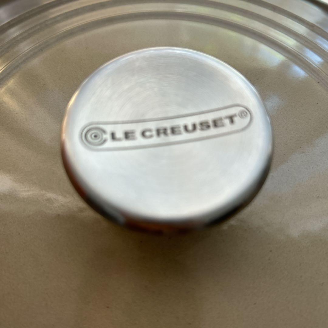 美品　ルクルーゼ LE CREUSET ココットロンド　リネン　22cm