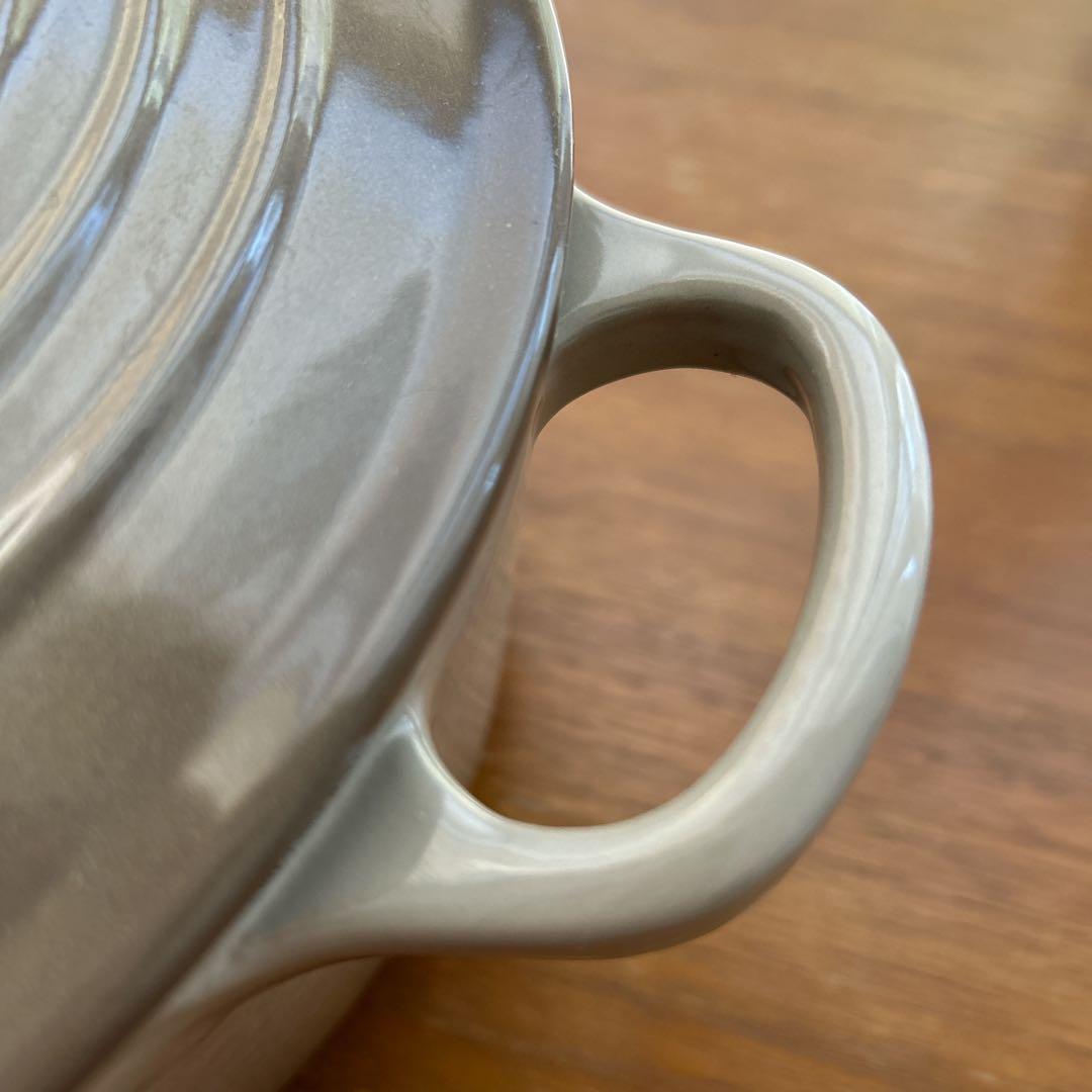 美品　ルクルーゼ LE CREUSET ココットロンド　リネン　22cm