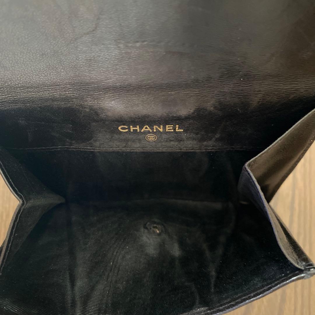 CHANEL 二つ折り財布