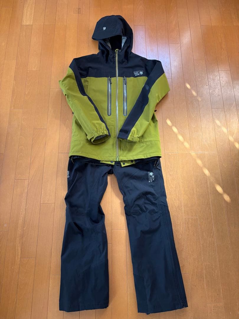 MOUNTAIN HARDWEAR コヒージョン　上下セット　Mサイズ