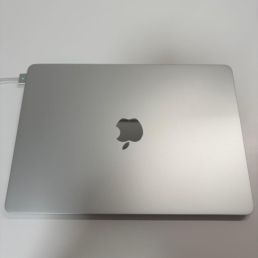 【2025年購入】MacBook Air M2 2022 16GB 256SSD