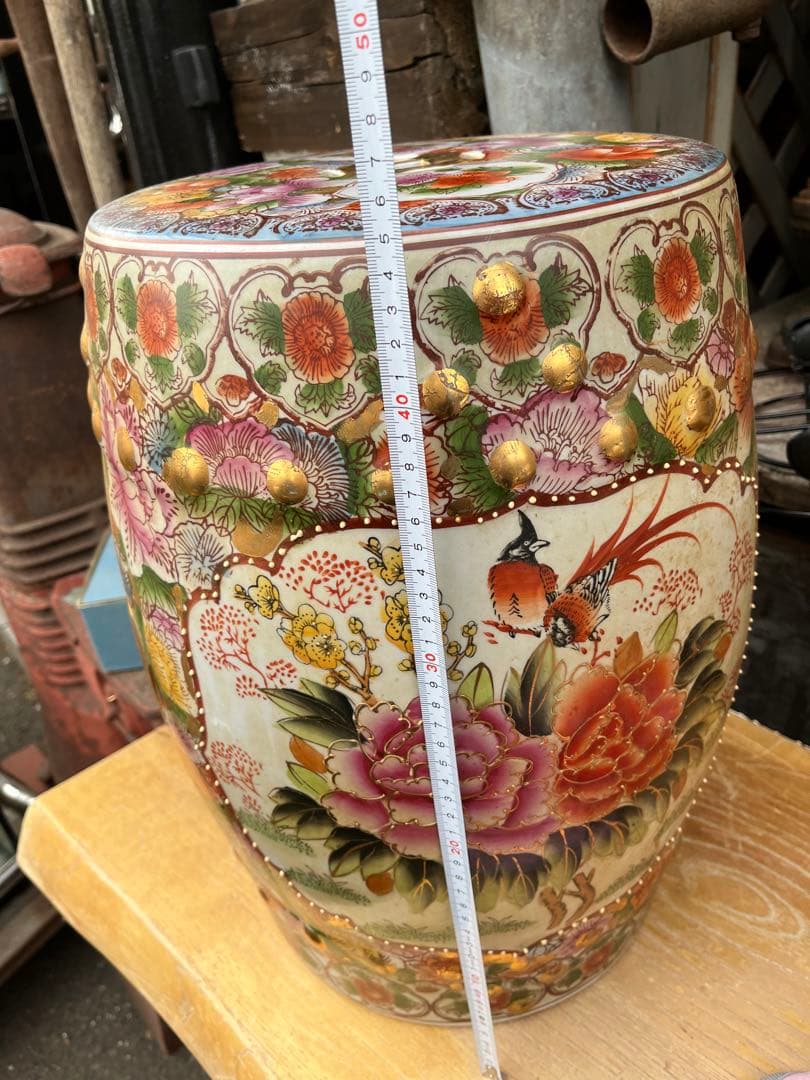 shotaです 九谷焼椅子、九谷博物館行き椅子、陶器椅子