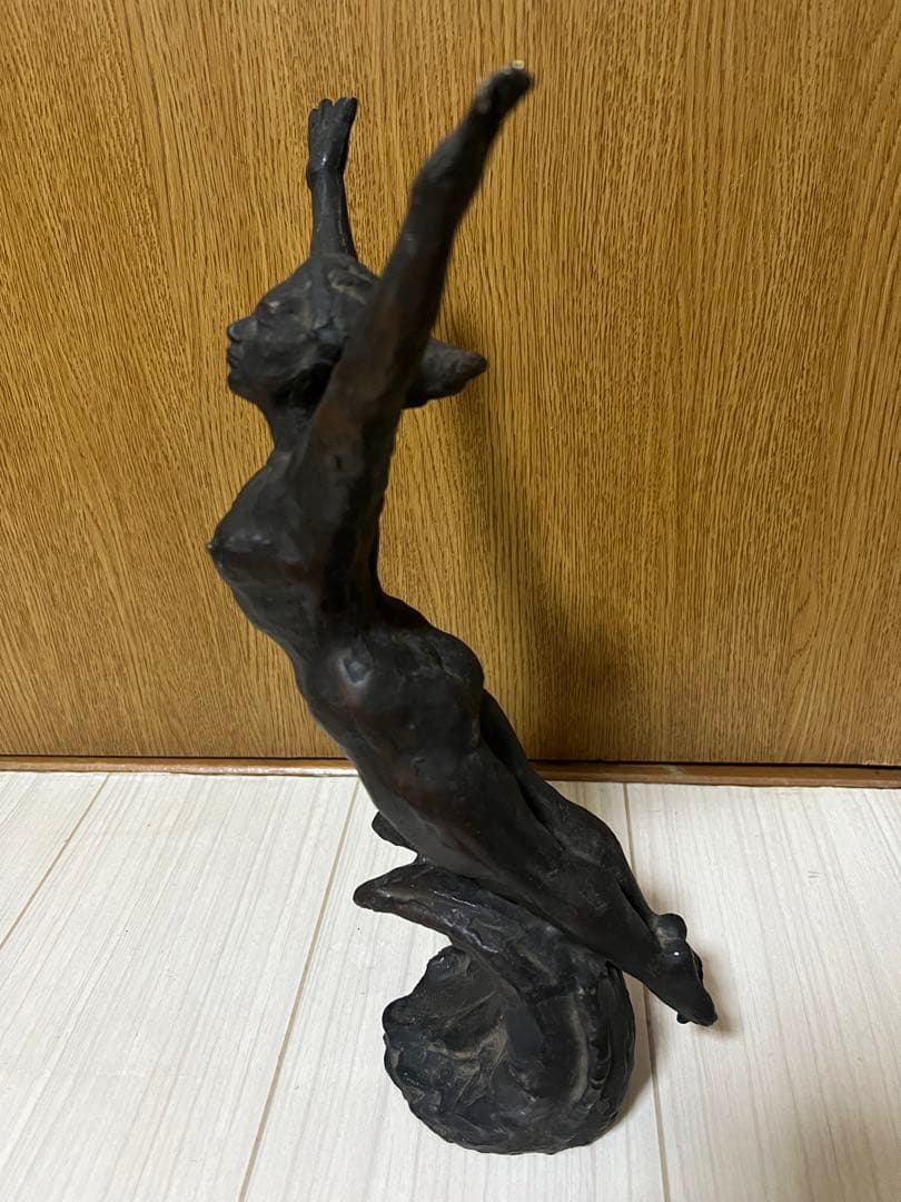 ブロンズ像　裸婦像　飛躍　館野弘青