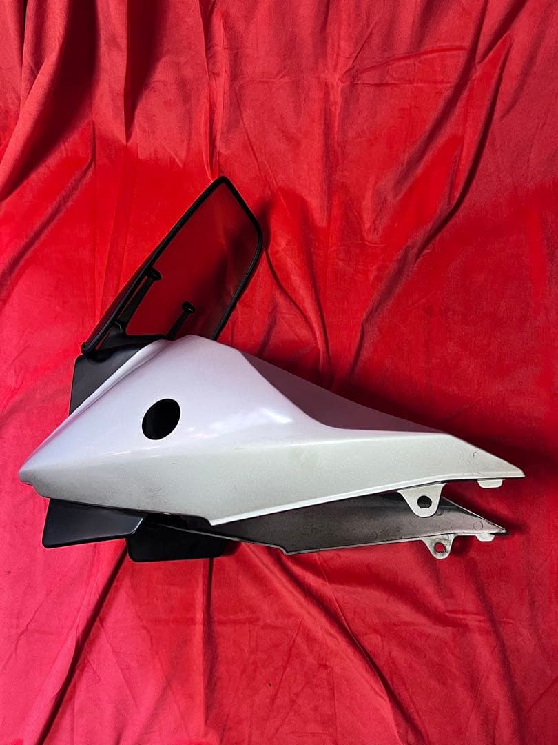 値下げ　GSX400S カタナ 純正　アッパーカウル SUZUKI