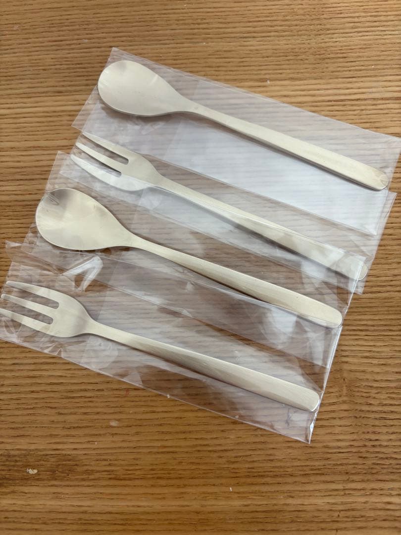 未使用新品　韓国　食器ナプチョン ユギ プレート&スプーンフォーク