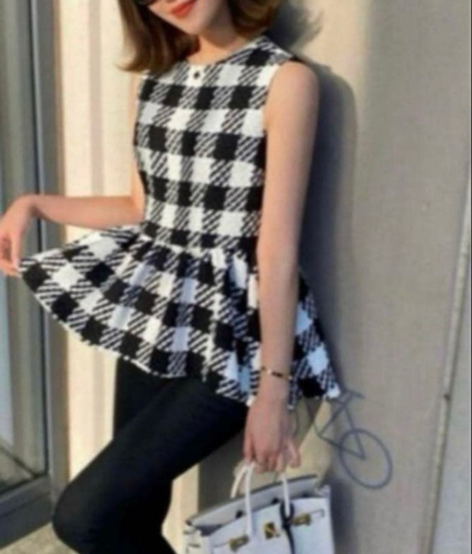 T ！sheller シェリエ　ツイード　ペプラムトップス チェック