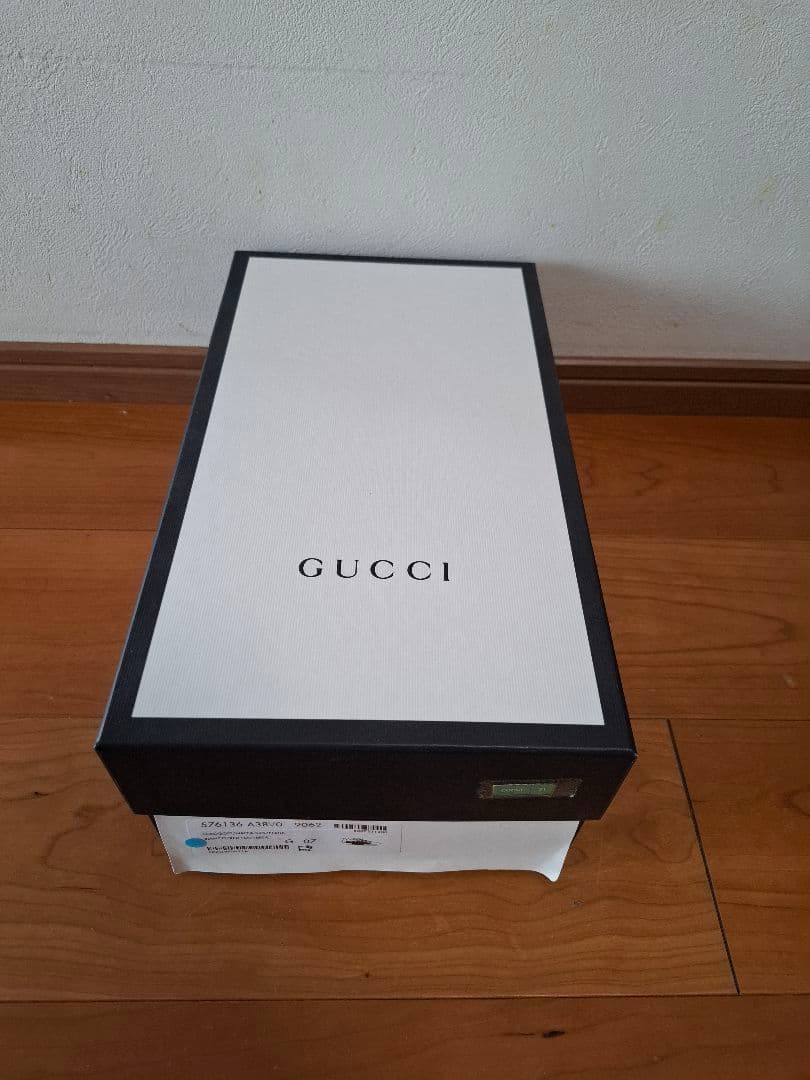 GUCCI 　グッチ　スニーカー 　２６cm〜27㎝