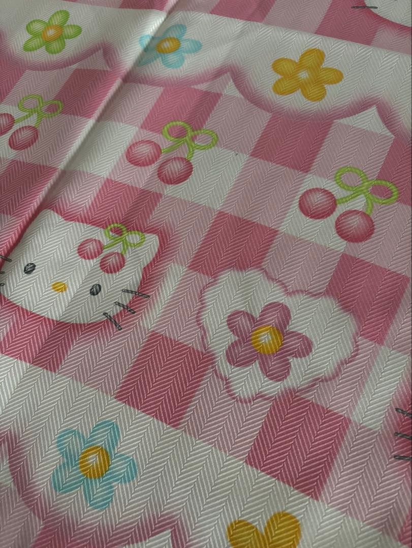 ハローキティ ピンクチェックカーテン