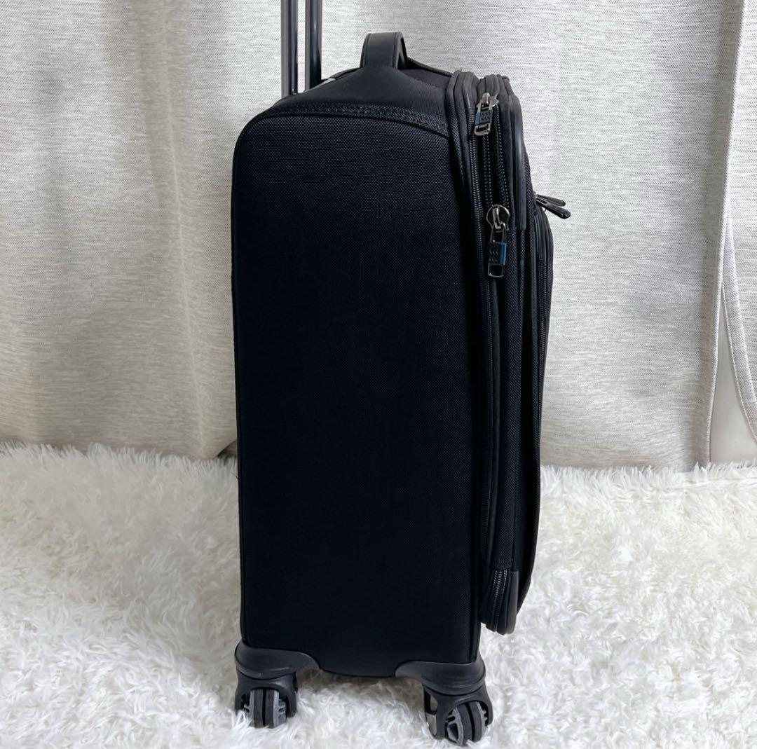 ☆美品☆ サムソナイト　四輪　キャリーケース　スーツケース　静音仕様　TSA