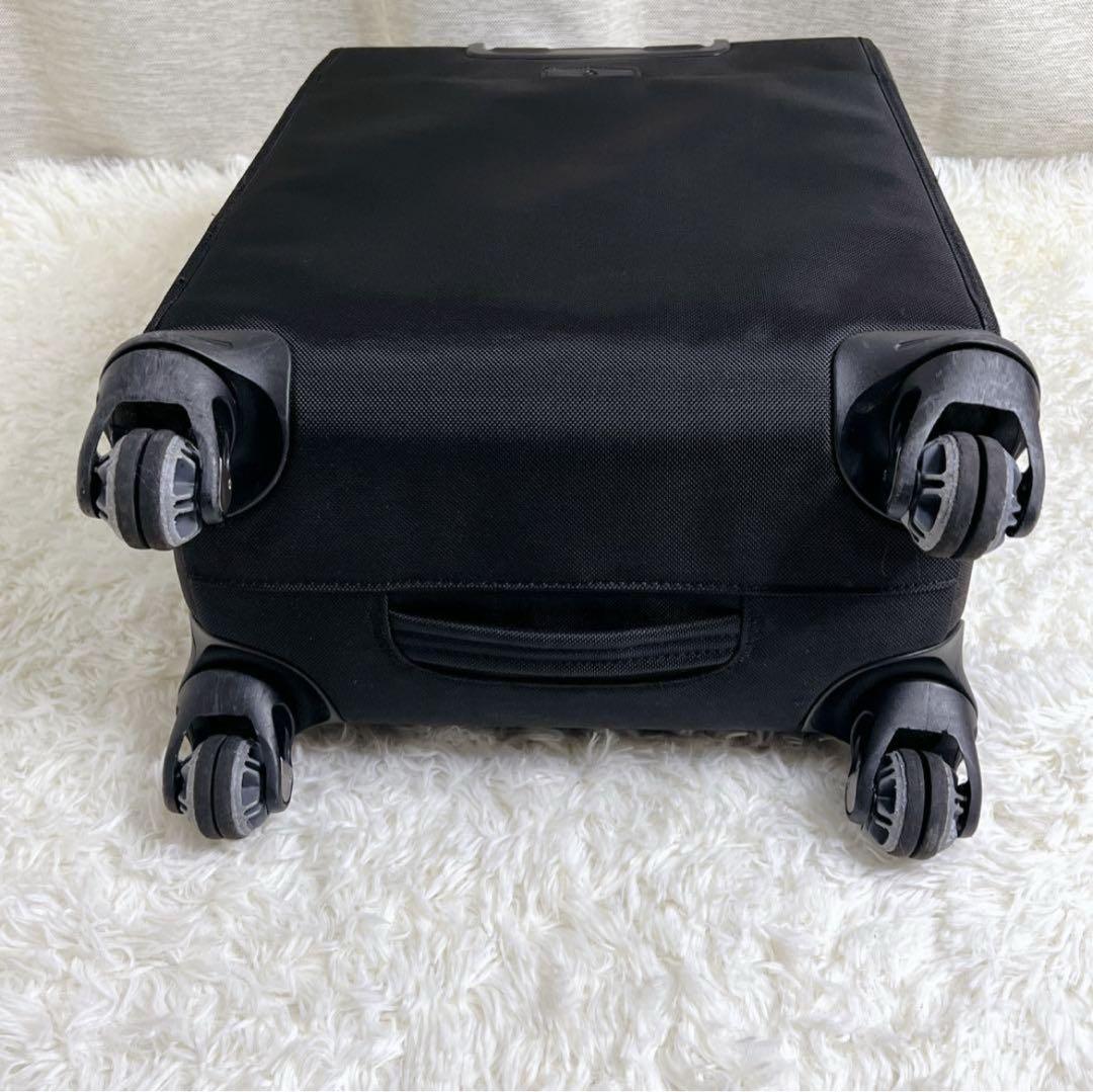 ☆美品☆ サムソナイト　四輪　キャリーケース　スーツケース　静音仕様　TSA