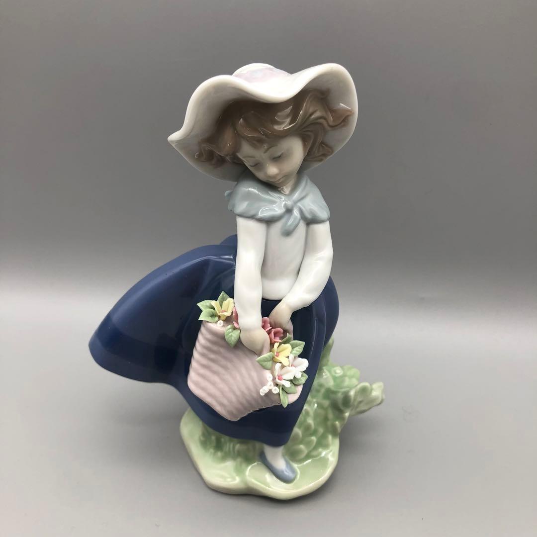 新品未使用LLADROリヤドロ少女磁器人形きれいな花ばかり箱&保証書付ビンテージ