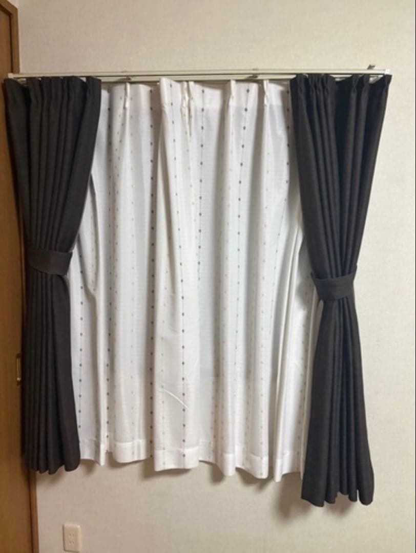 ニトリ ダークブラウンカーテン・レースカーテン長・小×2