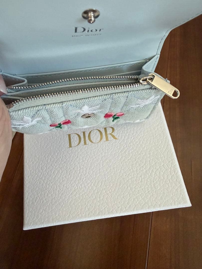 ディオール新作ミニウォレット完売品