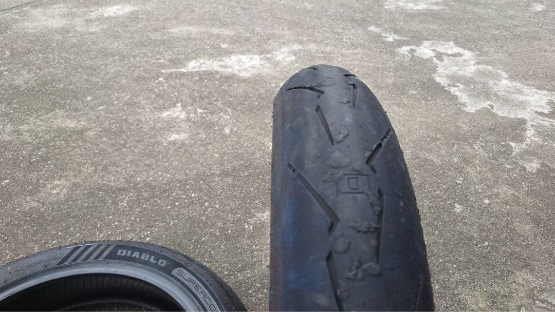 ピレリスーパーコルサV4 前後250 400 NSR TZR Γ CBRVFR