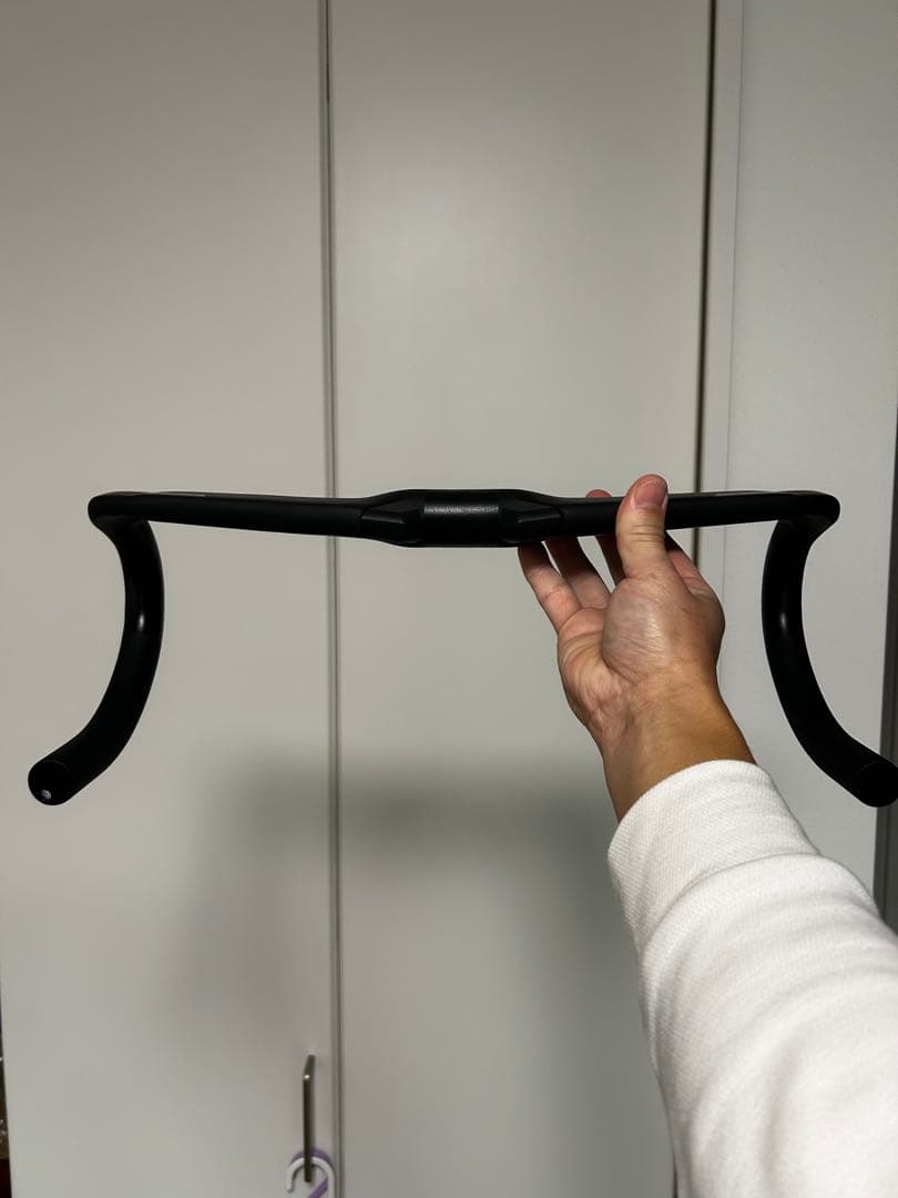 新品　エアロフライ2風　ドロップハンドル　カーボン　ケーブル内装　軽量　ロード