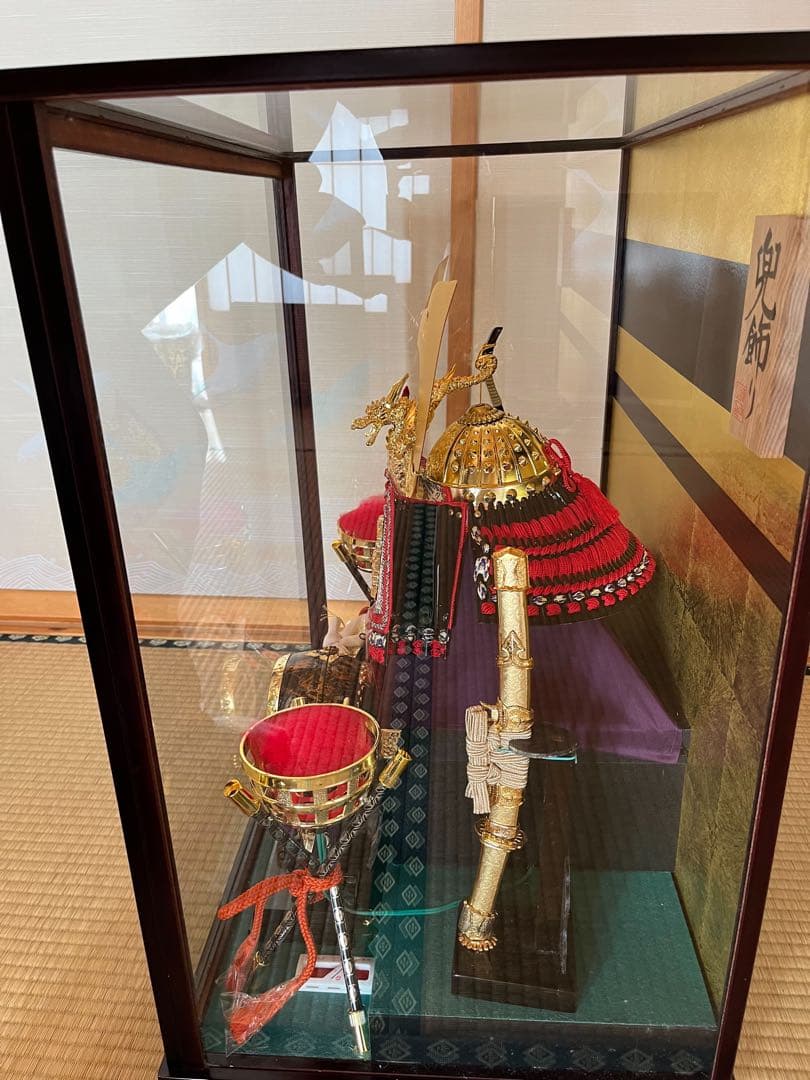 【美品送料込み】五月人形　兜飾　ガラスケース入　こどもの日