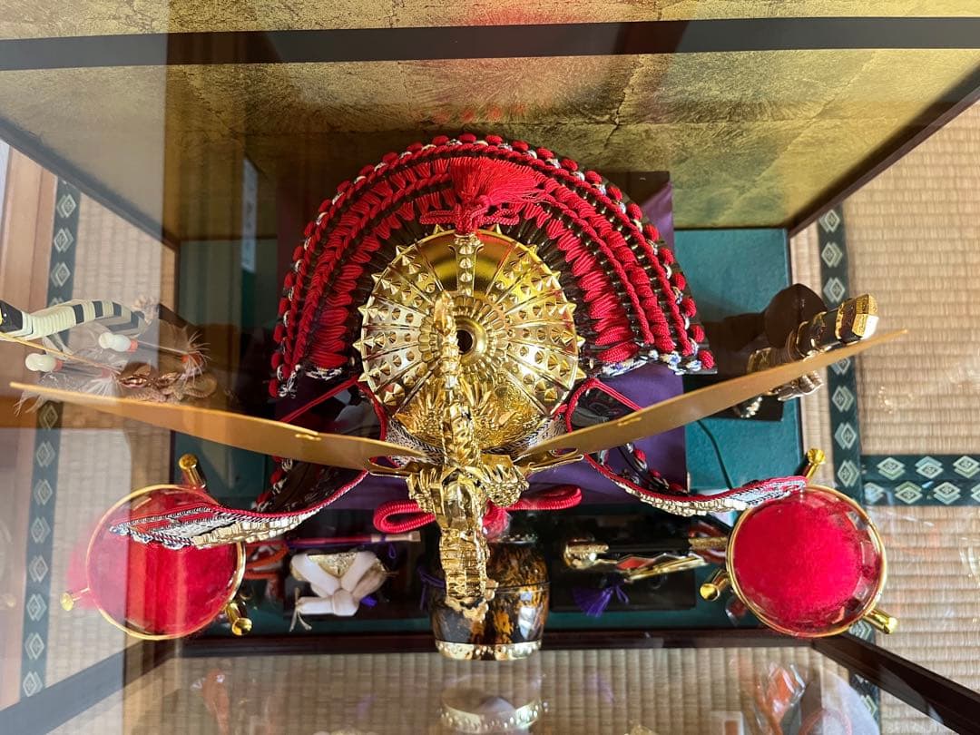 【美品送料込み】五月人形　兜飾　ガラスケース入　こどもの日