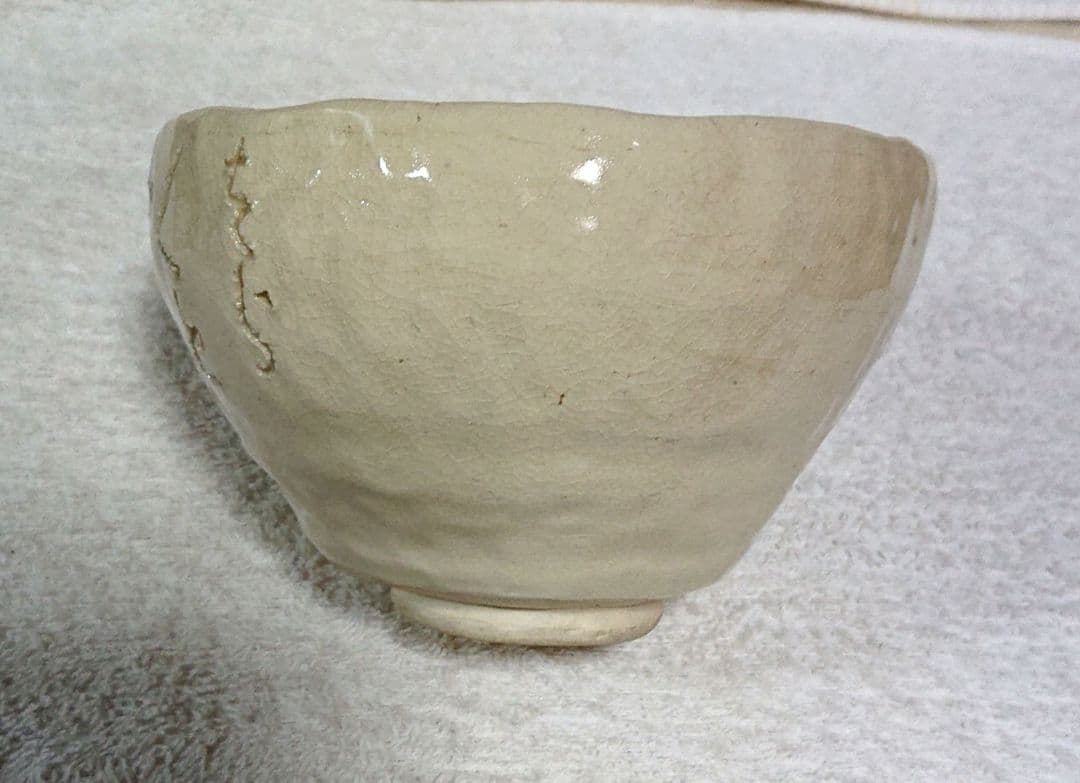 大田垣蓮月抹茶茶碗クリーム色の手書き茶碗A414