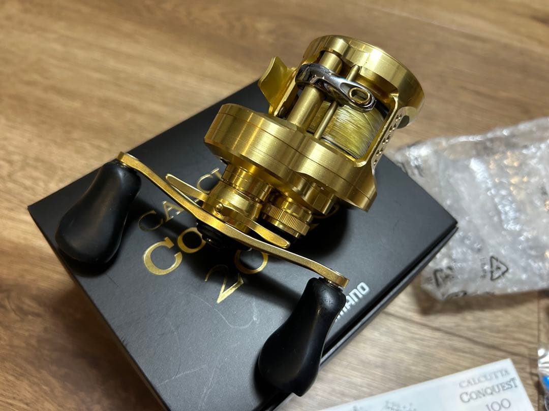 21カルカッタコンクエスト201 XG （左）