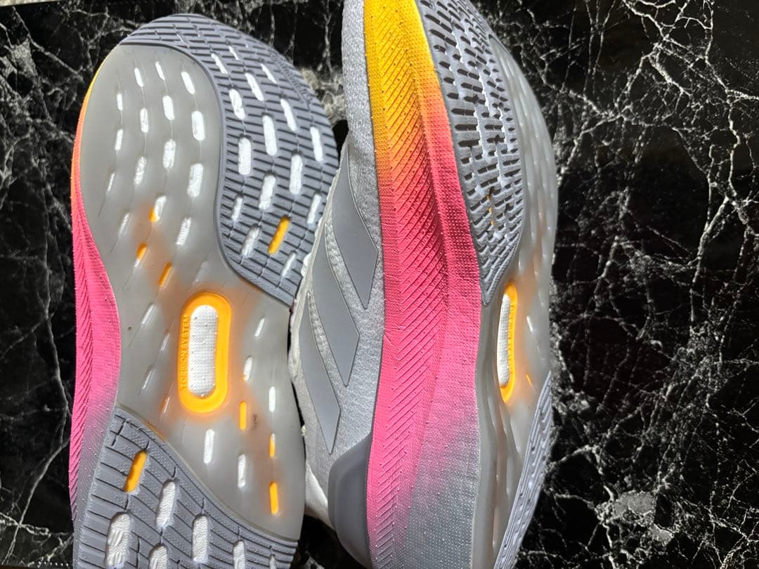 adidas アディダス シューズ ウルトラブースト レディース23.5cm