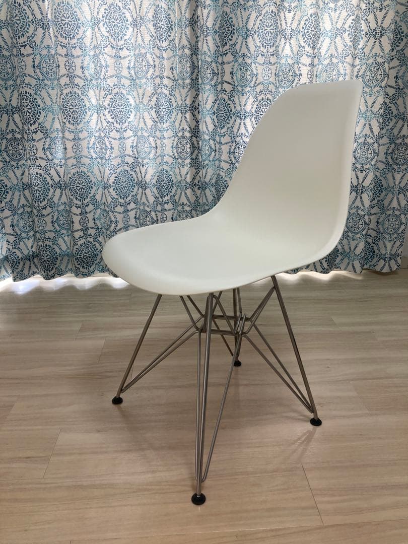 ハーマンミラー　イームズプラスチックシェルチェア