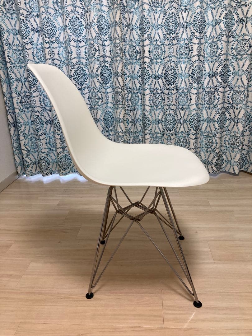 ハーマンミラー　イームズプラスチックシェルチェア