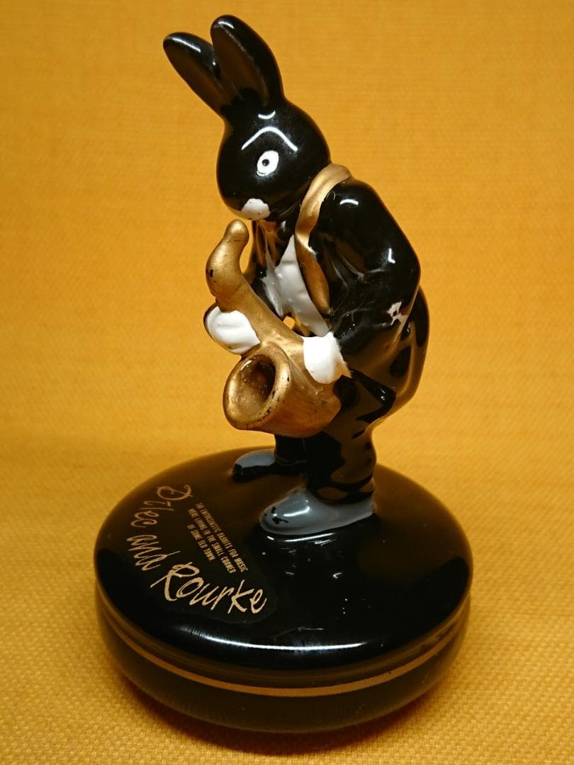 ウサギ　黒兎　オルゴール　陶器　置物　インテリア　工芸品　美術品　A2917