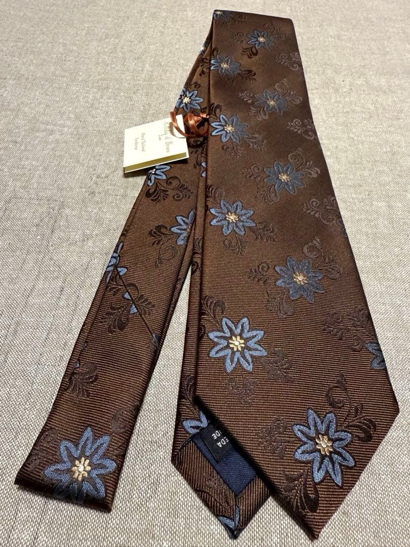 【新品】Holliday & Brown／ジャガード／花柄／フローラル／ブラウン