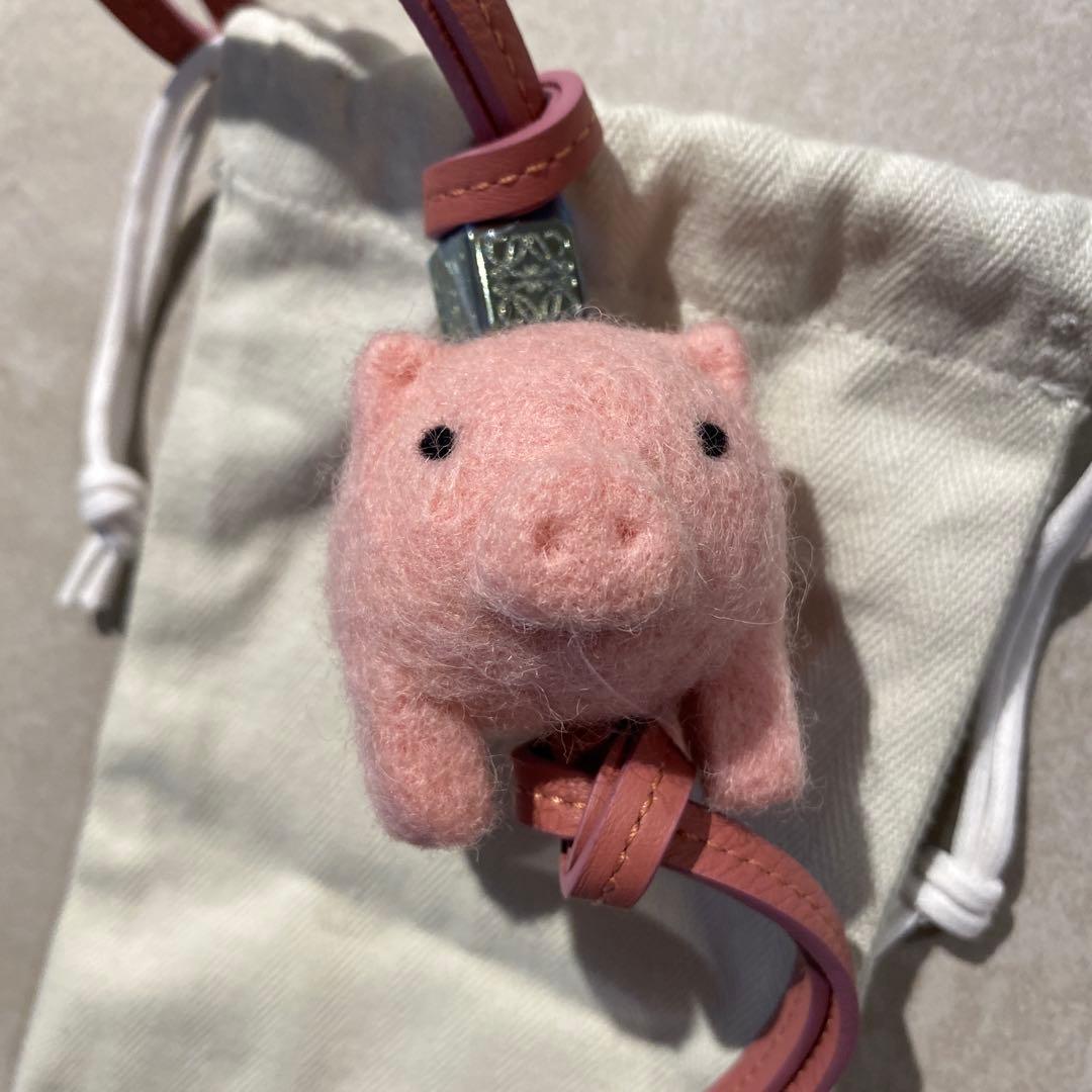 LOEWE ロエベ　チャーム　ぶたチャーム　アニマル