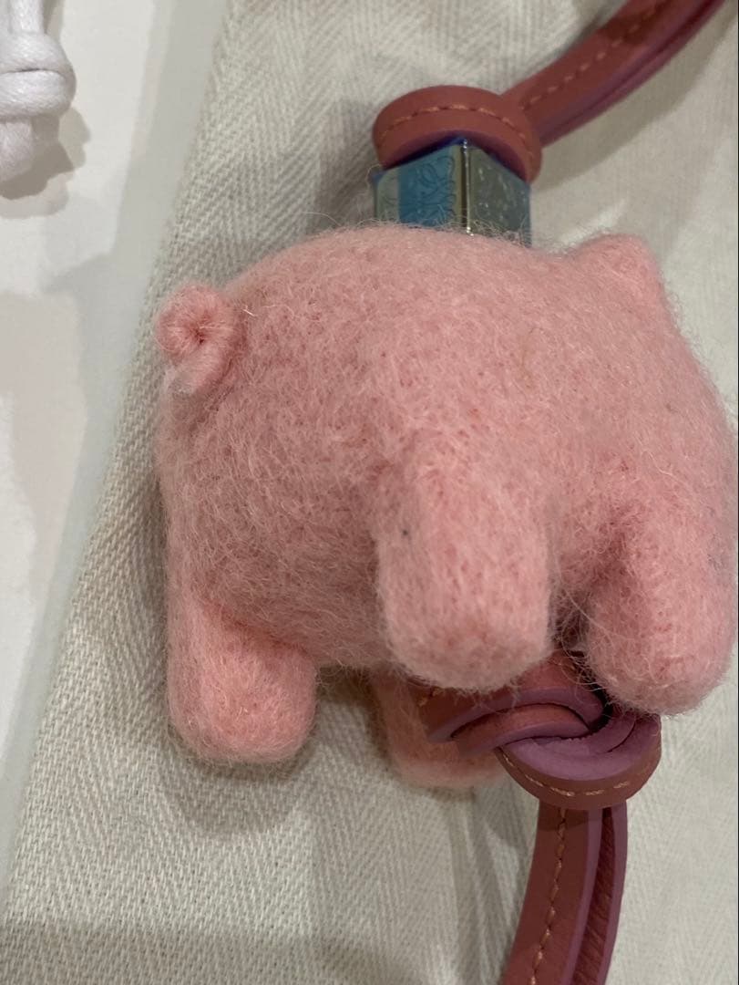 LOEWE ロエベ　チャーム　ぶたチャーム　アニマル