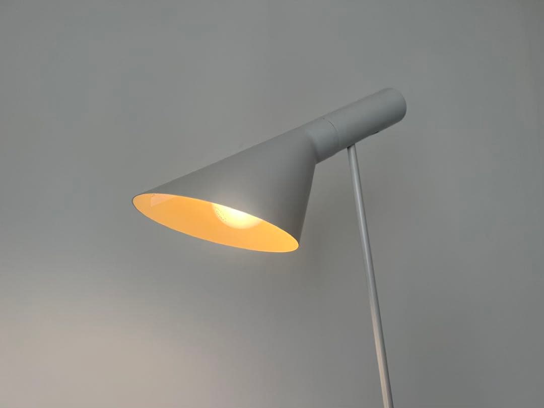 アルネ・ヤコブセン AJ フロアライト リプロダクト