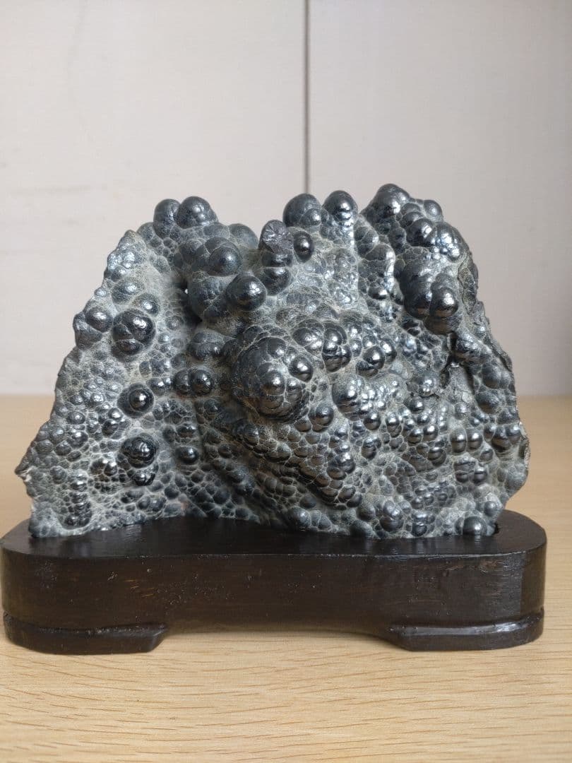 【希少　大きめ】ヘマタイト　腎臓状赤鉄鉱　瘤状結晶　原石　クラスター　瘤　杢　塊