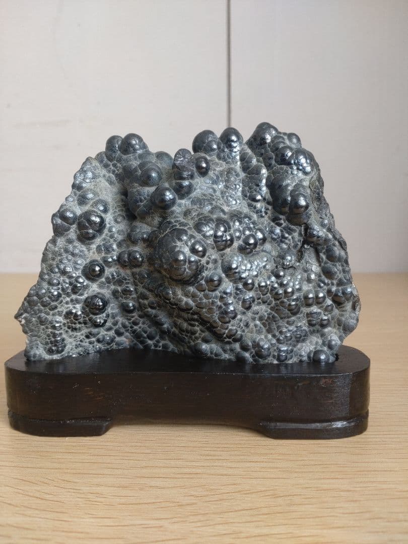 【希少　大きめ】ヘマタイト　腎臓状赤鉄鉱　瘤状結晶　原石　クラスター　瘤　杢　塊