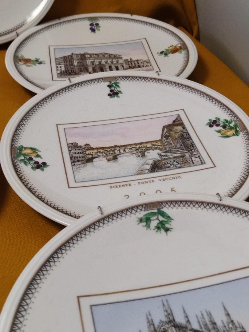 リチャード・ジノリ　イヤープレート　11枚　2000年代　絵皿ハンガー付　未使用