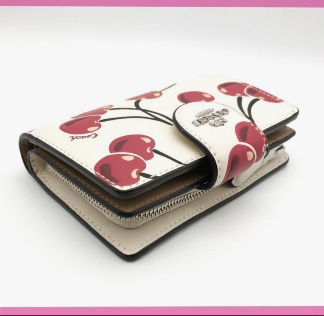 COACH コーチミディアム チェリー プリント さくらんぼ 二つ折り財布