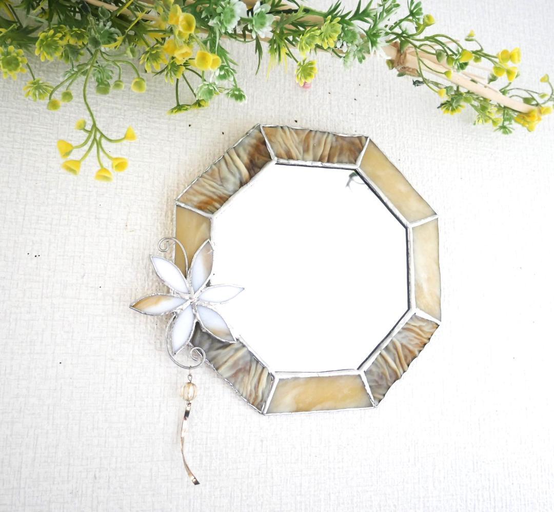 ✴︎:.。.ベージュの八角形鏡♪　（size20/max22）ステンドグラス