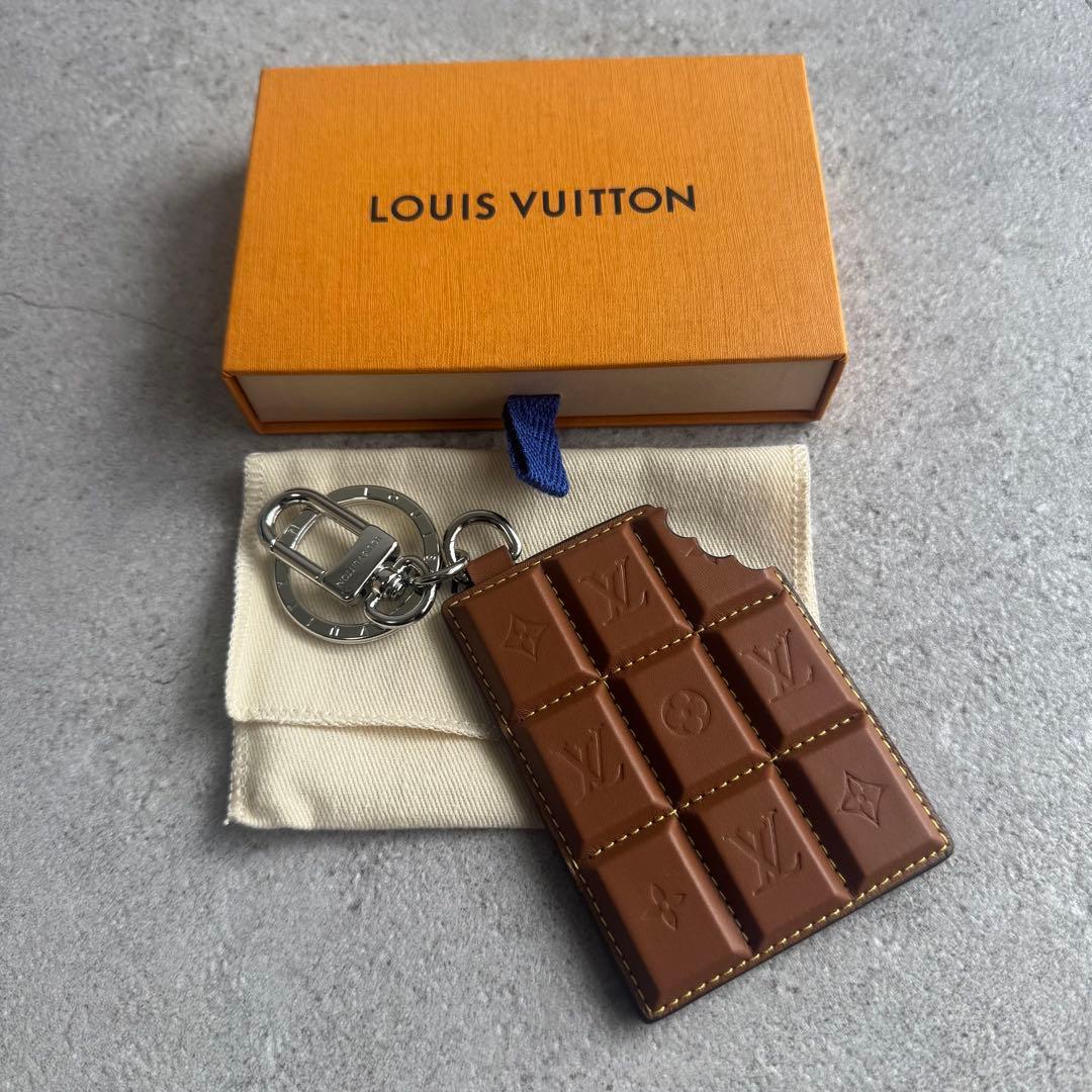 新品 ルイヴィトン バッグチャーム チョコレートバー M01478