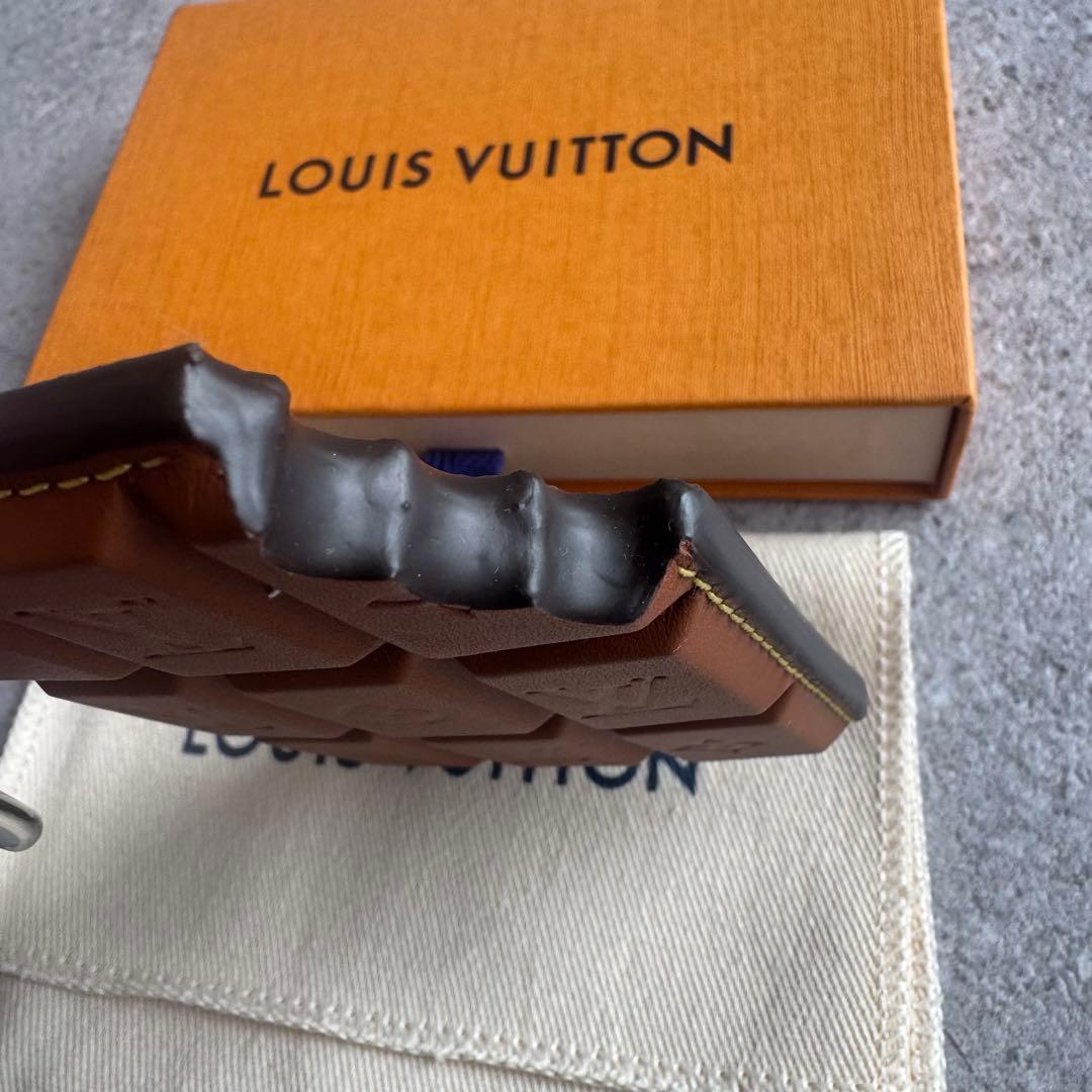 新品 ルイヴィトン バッグチャーム チョコレートバー M01478