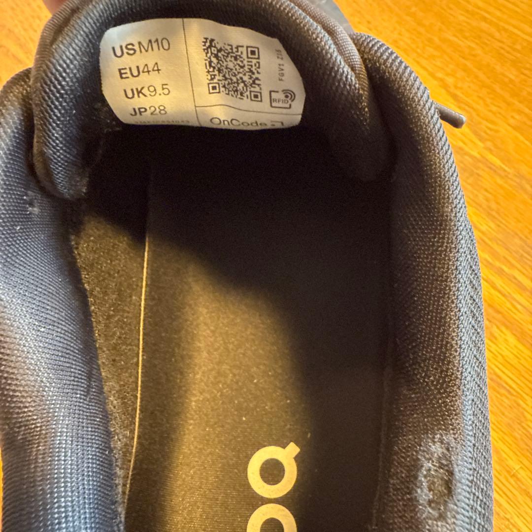 on Cloud6 WP ブラック 28cm