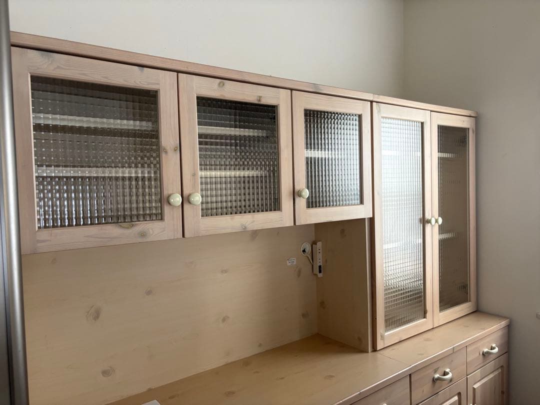 北欧パイン無垢材 フレンチカントリー 食器棚 可愛い ガラス