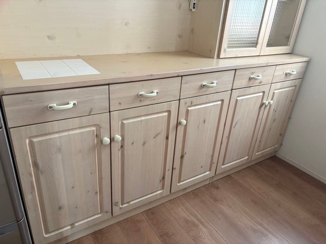 北欧パイン無垢材 フレンチカントリー 食器棚 可愛い ガラス