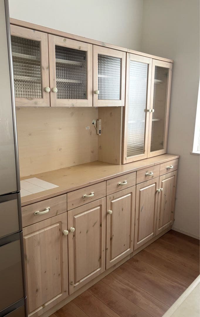 北欧パイン無垢材 フレンチカントリー 食器棚 可愛い ガラス