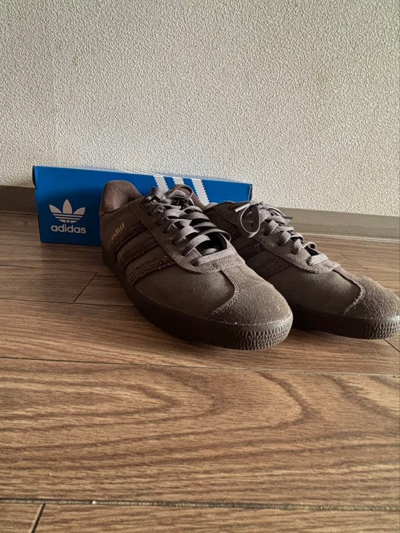 【平成生まれ】adidas GAZELLE スニーカー グレー