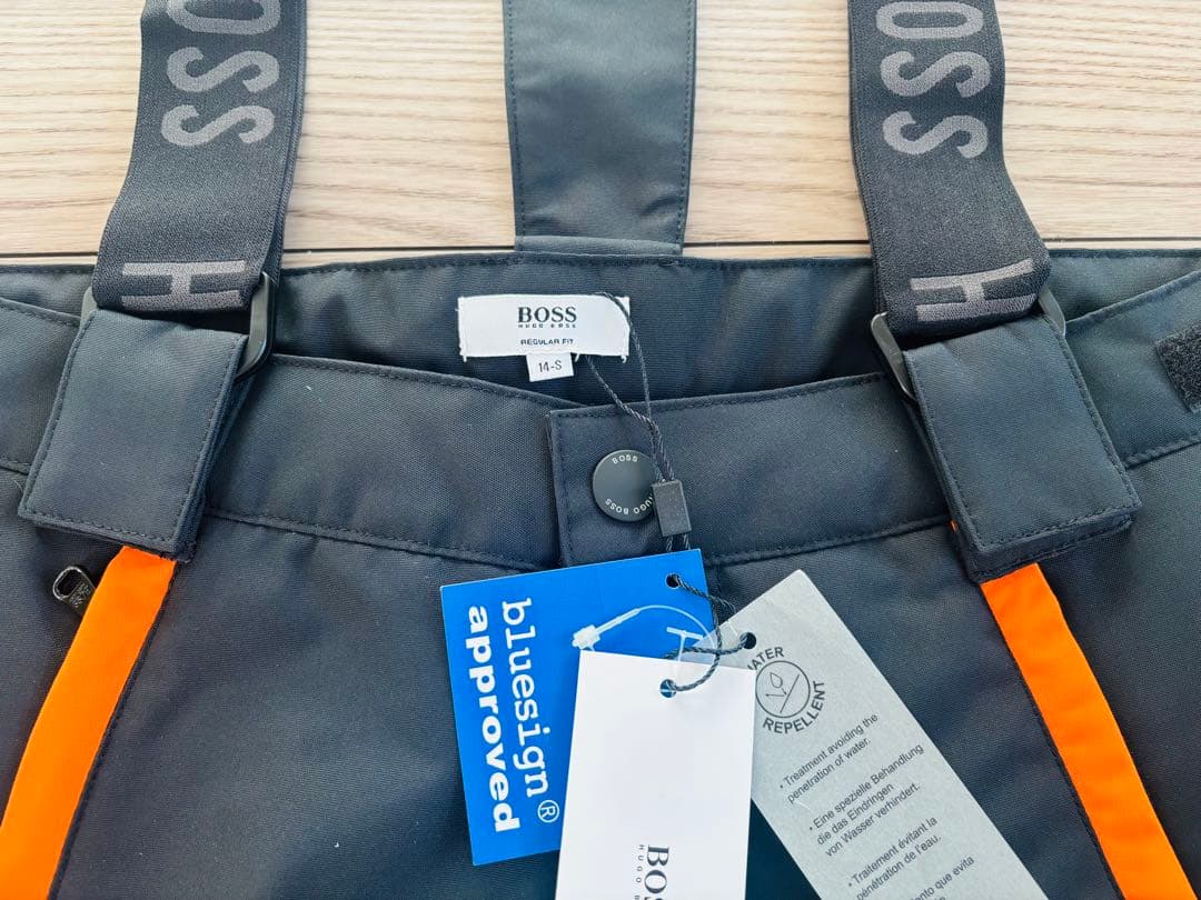 【新品】HUGO BOSS スキーウェア/スノーボードウェア　14A