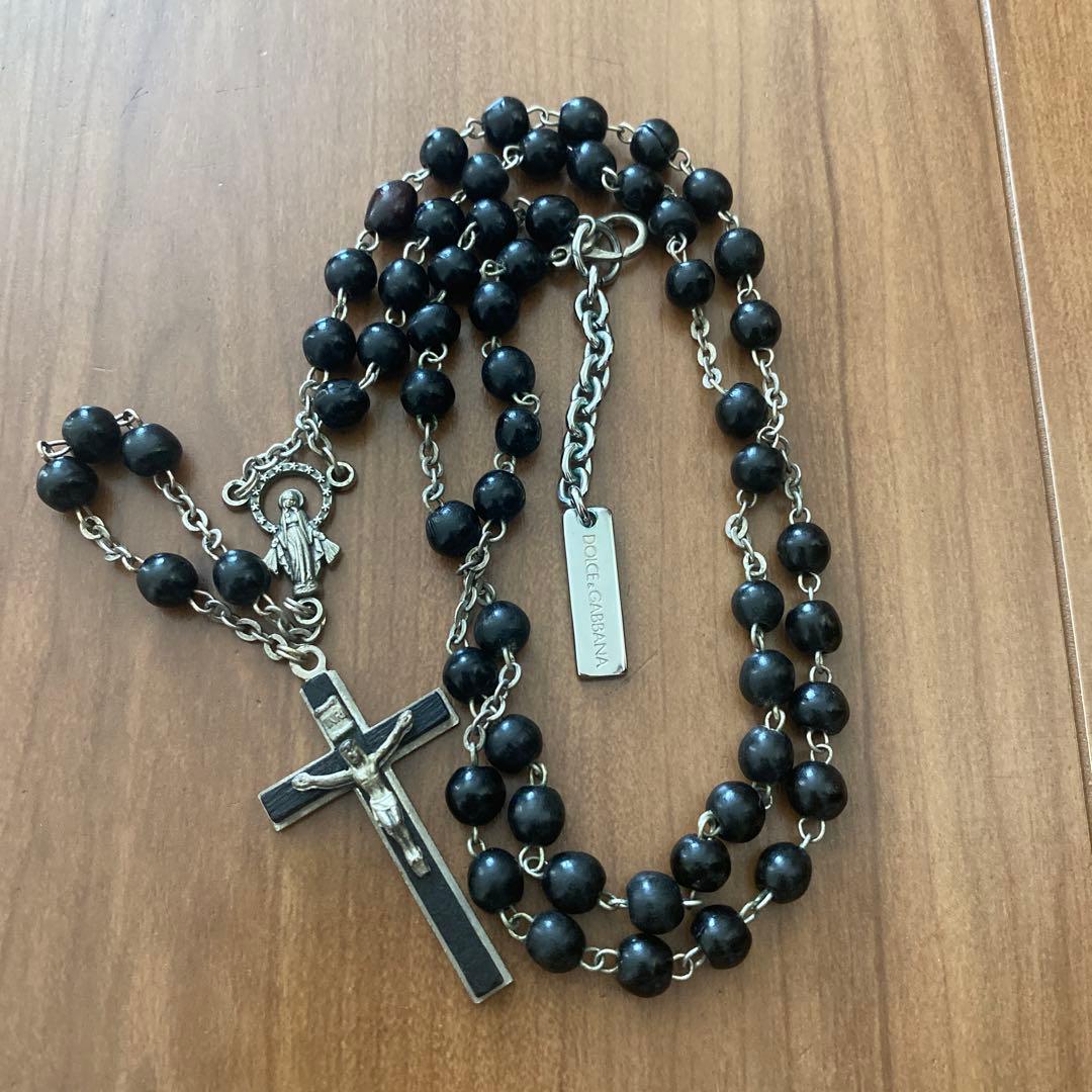 Dolce & Gabbana 黒ビーズ十字架ネックレス