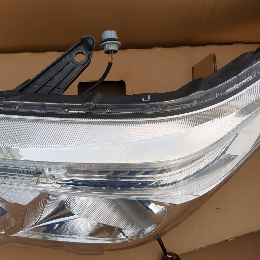トヨタノア　左側ヘッドランプ　純正　美品