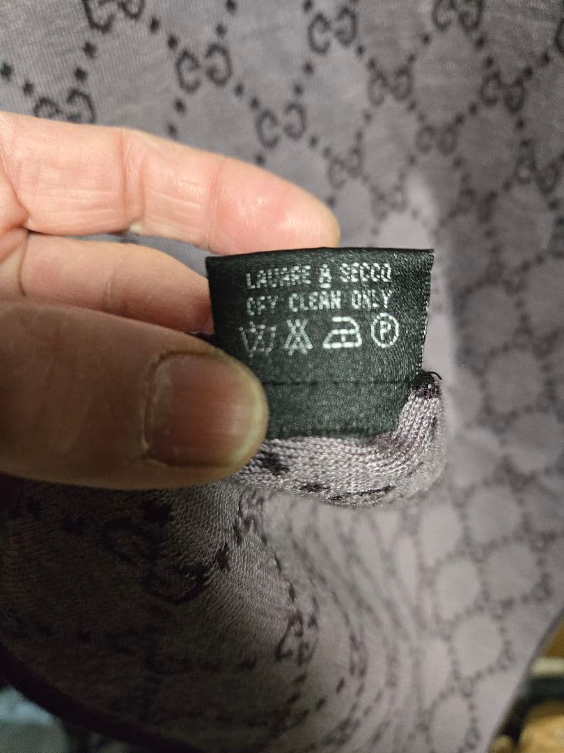 グッチ GUCCI リバーサルマフラー